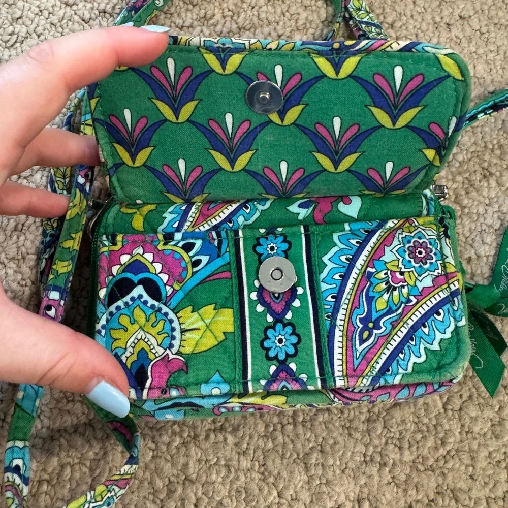 Vera Bradley All In One Crossbody Wallet Retired Emerald‎ Paisley